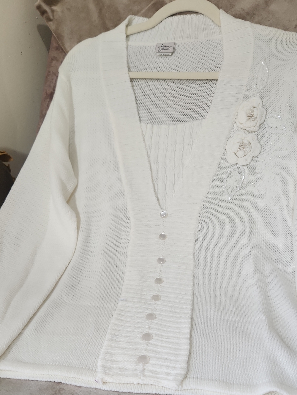 Women's White Sweater With Floral-Appliqué And Delicate Beading